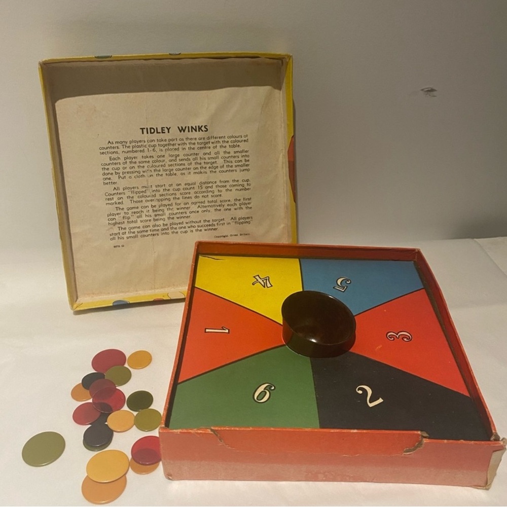 Colorful vintage Tidley / Tiddly winks Game Set rare mixed spelling (tiddely)